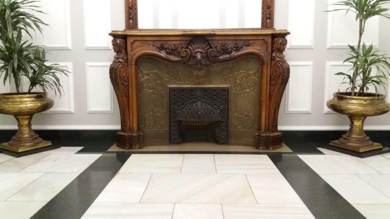 Edificio El Moderno, 1.902 *