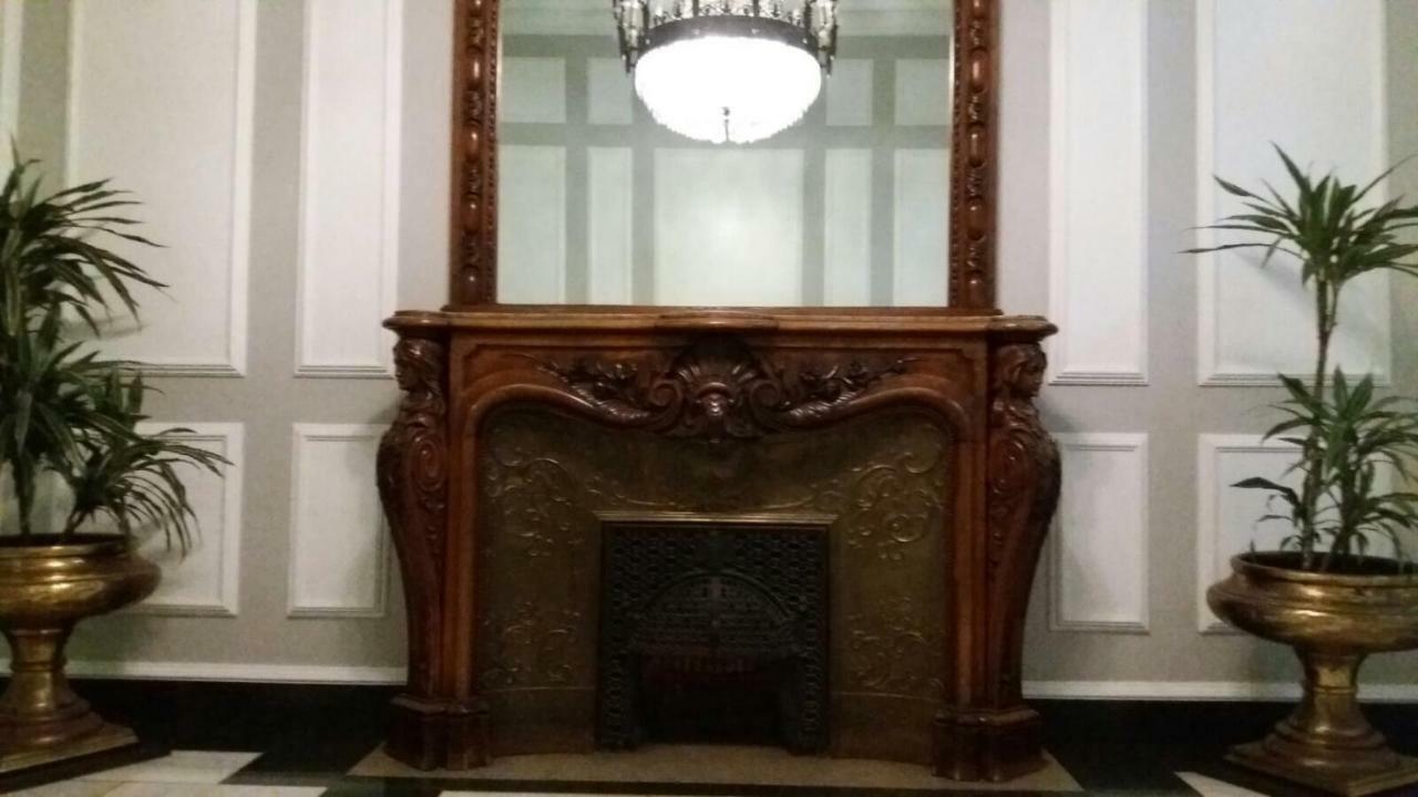 Edificio El Moderno, 1.902 *